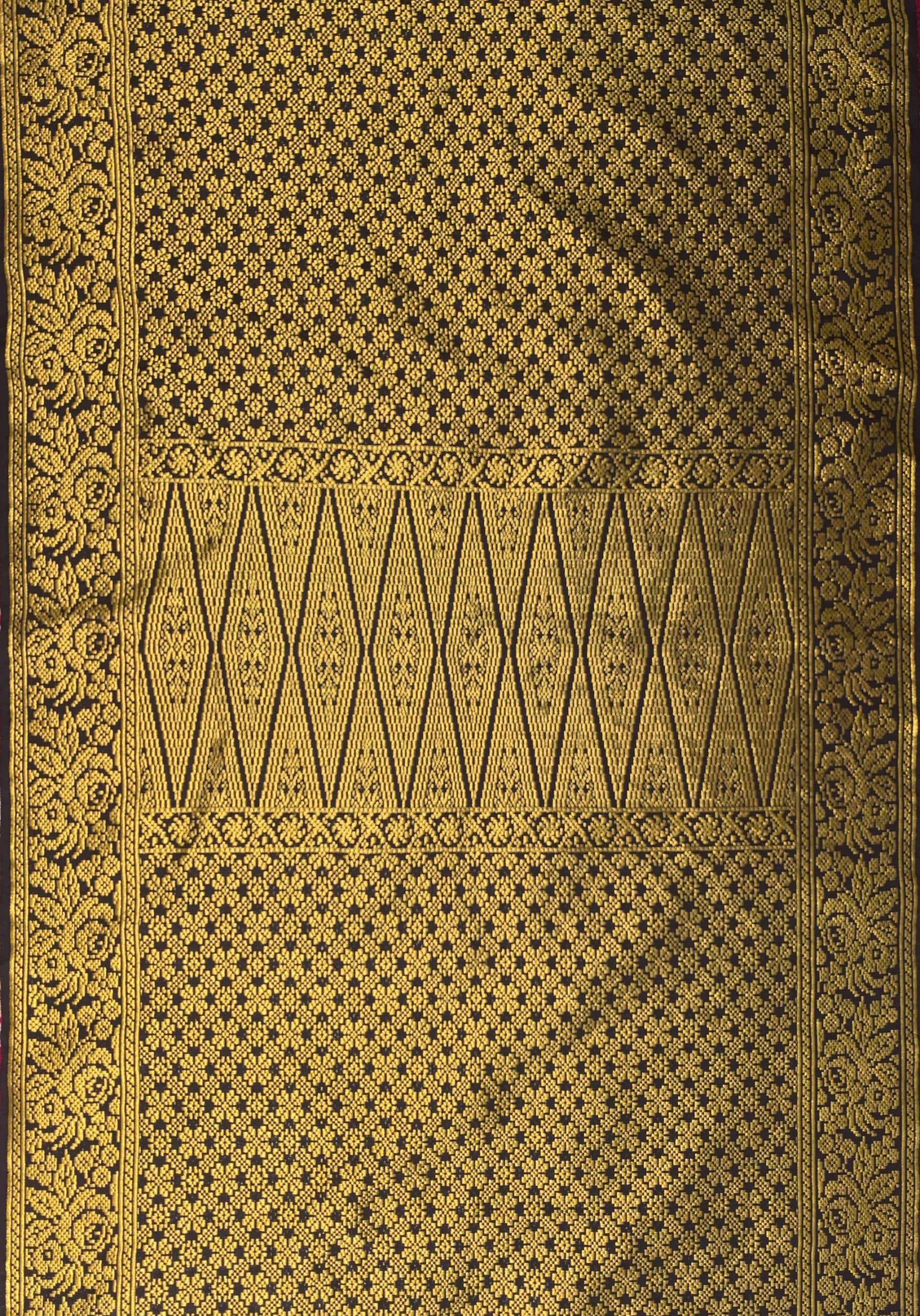 Kain Tenunan Brunei Jongsarat