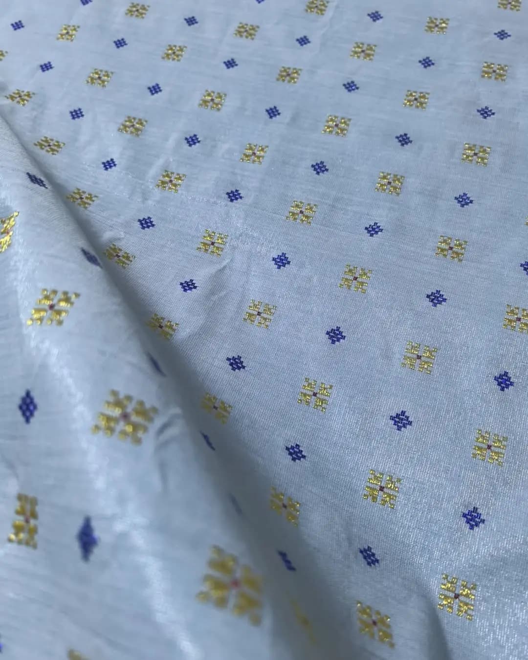 Kain Tenunan Brunei Tabur Rapat - Gambar 2